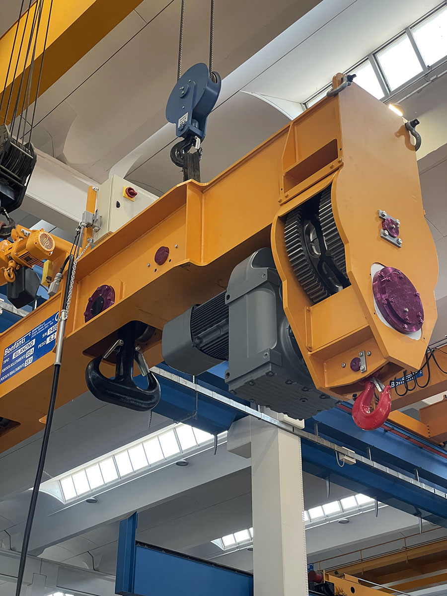85-ton motorized lifting beam for foundry operations